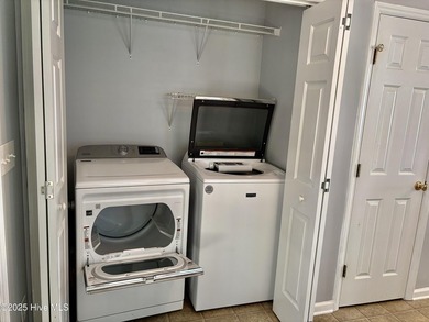 3 bedroom, 2 bath home with all appliances and fenced in yard - photo 6