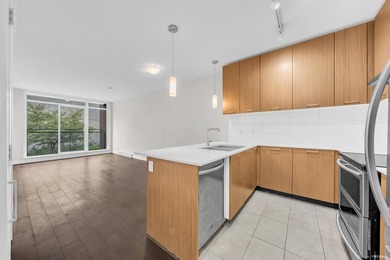RARE 1 BED+ DEN+ FLEX in highly sought-after 'SOCIAL' in Mount - photo 3