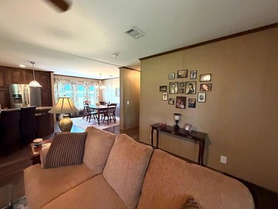 WELL CARED FOR AND LOVED! Immaculate 3/2 DWMH, 2014, Split Floor - photo 11