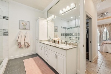 Fully renovated, turnkey beach home in the highly sought-after - photo 21