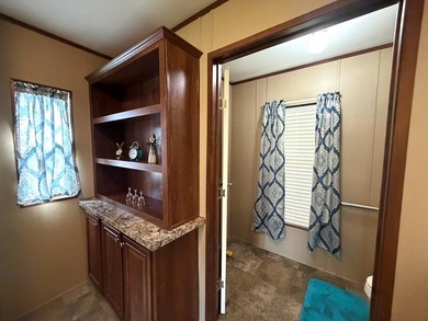WELL CARED FOR AND LOVED! Immaculate 3/2 DWMH, 2014, Split Floor - photo 23