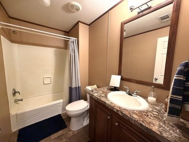WELL CARED FOR AND LOVED! Immaculate 3/2 DWMH, 2014, Split Floor - photo 28