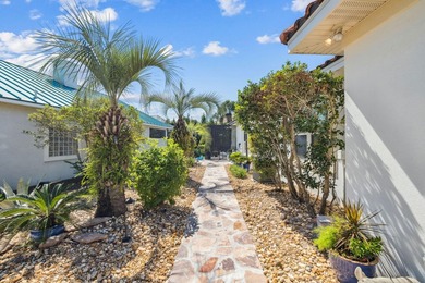 Fully renovated, turnkey beach home in the highly sought-after - photo 33