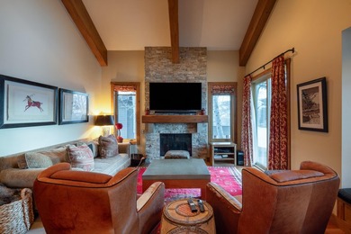 Beautifully remodeled 4BD/4BA Fairway Nine townhome. Renovated - photo 3