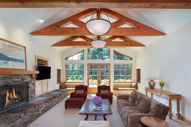 This immaculately maintained cottage offers rare single-level - photo 8