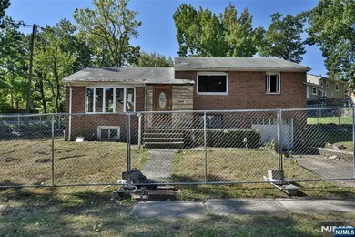 Hudson River Home For Sale in Fort Lee New Jersey