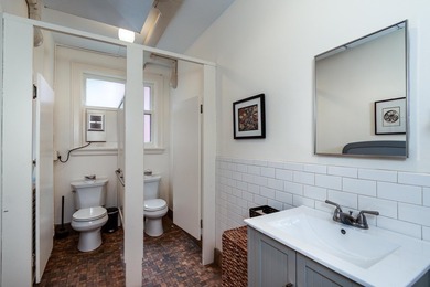 Discover a unique investment opportunity. This historic - photo 19