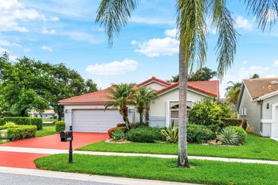Beautifully updated and maintained single family home in the - photo 2