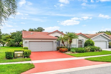 Beautifully updated and maintained single family home in the - photo 3