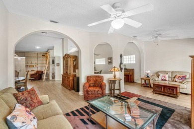 Beautifully updated and maintained single family home in the - photo 10