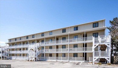 Second floor condo with awesome bay views and sunsets. This - photo 3