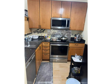 Desirable unit located in a wonderful, thriving neighborhood - photo 6