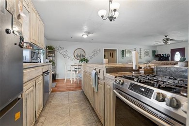 3 bed, 2 bath pretty home in Dougherty. Davis schools. Fiber - photo 14