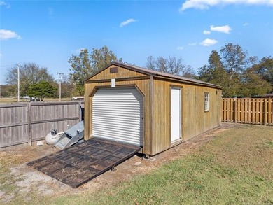 3 bed, 2 bath pretty home in Dougherty. Davis schools. Fiber - photo 35