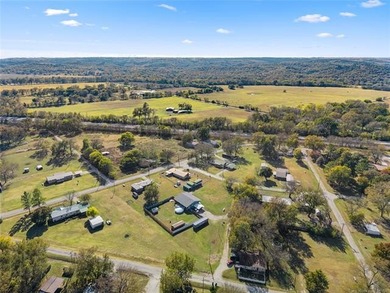 3 bed, 2 bath pretty home in Dougherty. Davis schools. Fiber - photo 43