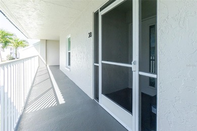 Impressive condo with DEEDED DOCK and 10,000 lb BOAT LIFT!! This - photo 40
