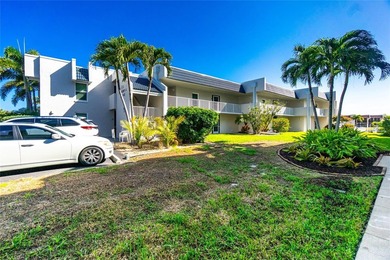 Impressive condo with DEEDED DOCK and 10,000 lb BOAT LIFT!! This - photo 41