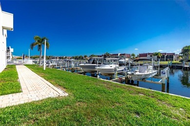 Impressive condo with DEEDED DOCK and 10,000 lb BOAT LIFT!! This - photo 42