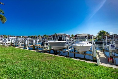 Impressive condo with DEEDED DOCK and 10,000 lb BOAT LIFT!! This - photo 44