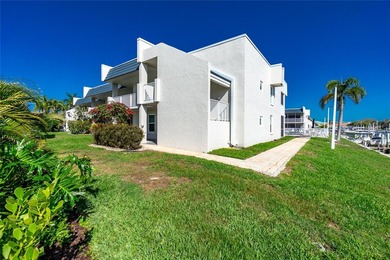 Impressive condo with DEEDED DOCK and 10,000 lb BOAT LIFT!! This - photo 46