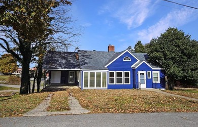 Lake Barkley Home For Sale in Dover Tennessee