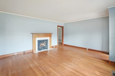 This charming home is loaded with character! Lovely tile front - photo 4