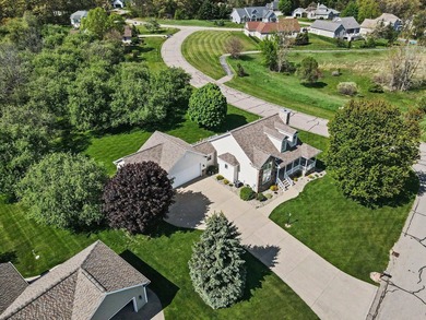 Your 3 bedroom/2.5 bath ''Parade of Homes'' estate is nestled in - photo 8