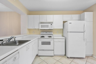 (private lake, pond, creek) Condo For Sale in Tamarac Florida