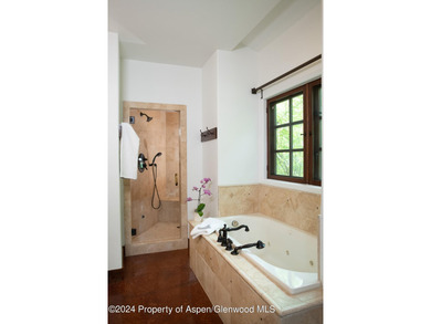 Located in Blue Creek Ranch, one of the midvalley's most - photo 12