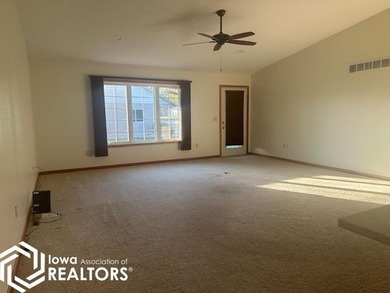 Welcome home to this beautifully designed 3 bedroom, 3 bathroom - photo 12
