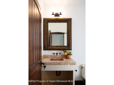 Located in Blue Creek Ranch, one of the midvalley's most - photo 13