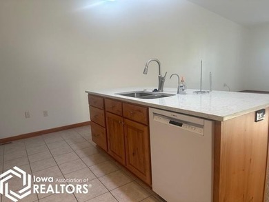 Welcome home to this beautifully designed 3 bedroom, 3 bathroom - photo 18