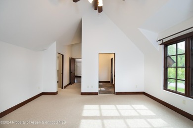 Located in Blue Creek Ranch, one of the midvalley's most - photo 20
