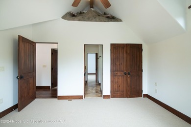 Located in Blue Creek Ranch, one of the midvalley's most - photo 22