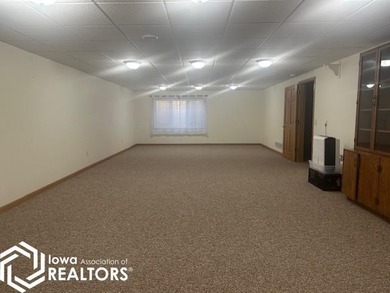 Welcome home to this beautifully designed 3 bedroom, 3 bathroom - photo 22