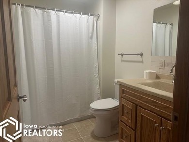 Welcome home to this beautifully designed 3 bedroom, 3 bathroom - photo 24