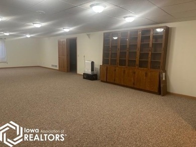 Welcome home to this beautifully designed 3 bedroom, 3 bathroom - photo 29