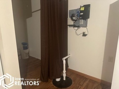 Welcome home to this beautifully designed 3 bedroom, 3 bathroom - photo 30