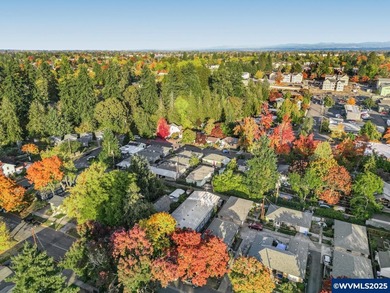 Fantastic Income Opportunity! Don't miss this well-maintained