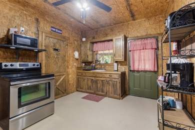 Welcome to your Lake Texoma retreat! Located just minutes from - photo 32