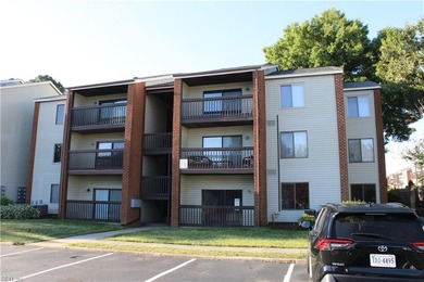 Welcome home to this fully updated 2-bedroom, 1-bath condo in - photo 3
