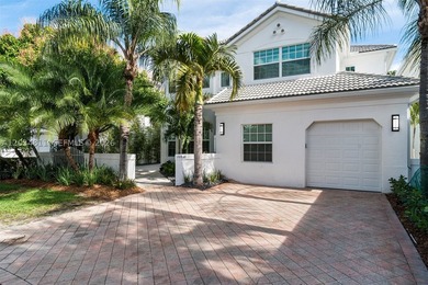 Welcome to this exceptional residence in the prestigious gated - photo 1