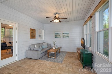 Opportunities like this don't wait! An extremely rare waterfront - photo 16