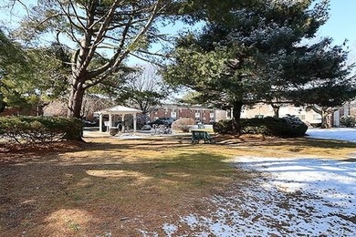 Move right into this charming and meticulously maintained one - photo 16