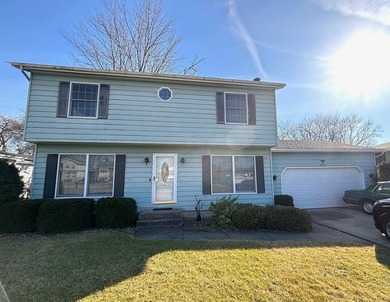 Lake Holiday - Lake County Home For Sale in Crown Point Indiana