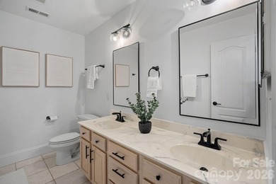 Opportunities like this don't wait! An extremely rare waterfront - photo 25