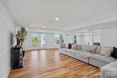 Opportunities like this don't wait! An extremely rare waterfront - photo 28