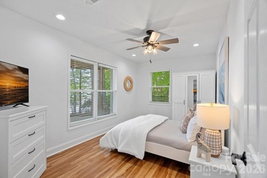 Opportunities like this don't wait! An extremely rare waterfront - photo 32