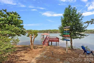 Opportunities like this don't wait! An extremely rare waterfront - photo 35