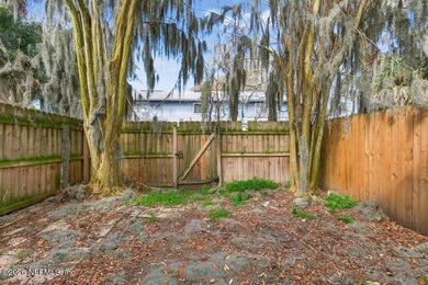Welcome to this TURNKEY, MOVE-IN READY luxury townhome loaded - photo 3